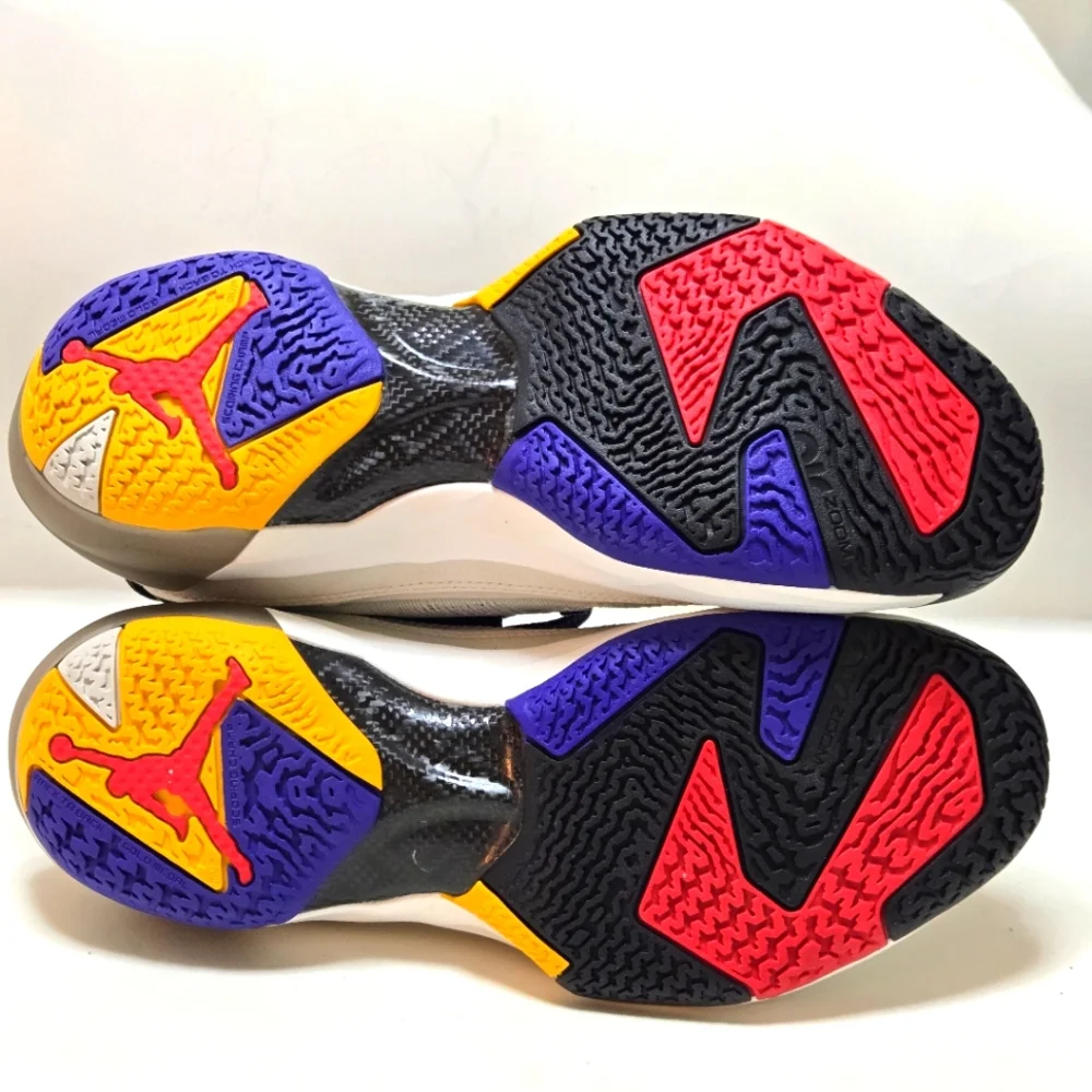 Nike Air Jordan Basketball Shoes size 6Y